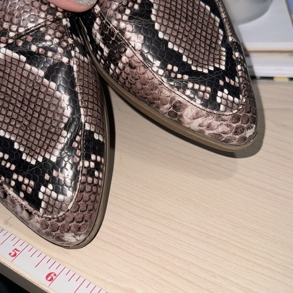 Charles David mules slip on size 7 faux snake‎ print pointed toe - Picture 2 of 5